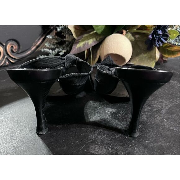 Donald J. Pliner Slip on Microfiber Double Strap Heel Size 7.5 N - Picture 4 of 5